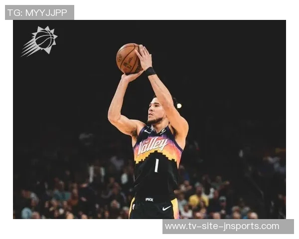 布克半场表现起伏7投4中仅得13分失误频频影响球队节奏