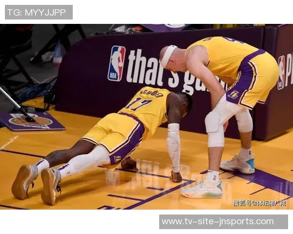 萨尔故意推倒克洛尼并撞击CJ裁判升级判罚为恶意犯规引发热议