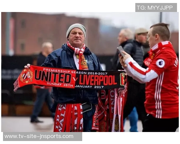 克里斯托弗诺兰现身酋长球场身披阿森纳围巾引发球迷热议 克里斯托弗诺兰现身酋长球场身披阿森纳围巾引发球迷热议